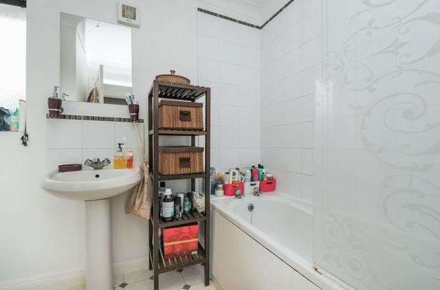  Image of 3 bedroom Detached house for sale in Ludlow Place Tadley RG26 at Ludlow Place Tadley Basingstoke, RG26 3QR