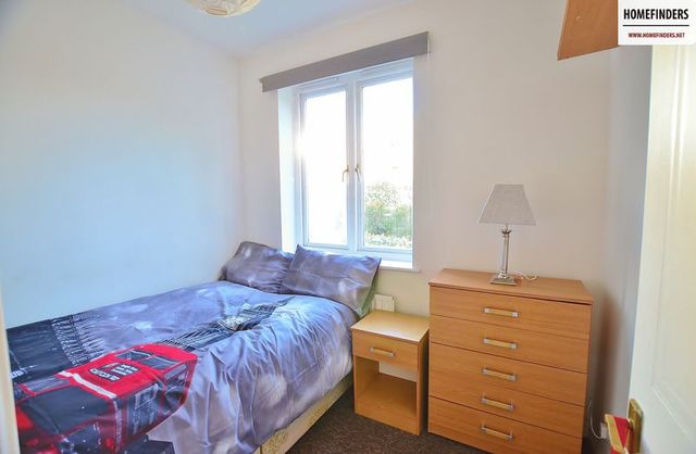  Image of 3 bedroom Flat to rent in Old Ford Road London E3 at Old Ford Road  London, E3 5NQ