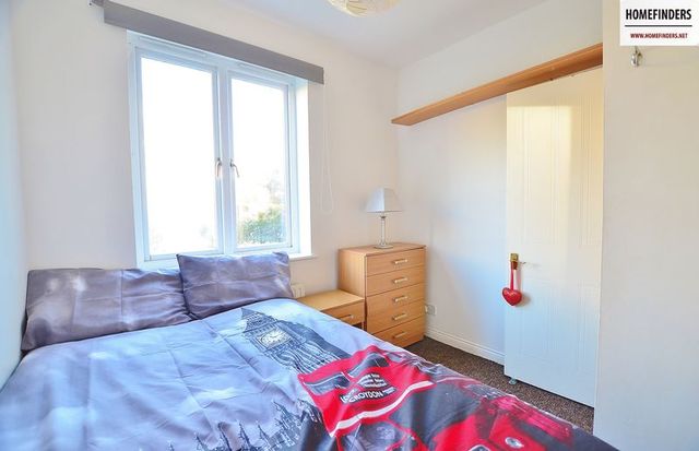  Image of 3 bedroom Flat to rent in Old Ford Road London E3 at Old Ford Road  London, E3 5NQ