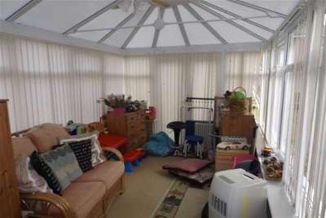  Image of 4 bedroom Detached house to rent in Oaktree Close Ingol Preston PR2 at Preston, PR2 3UZ