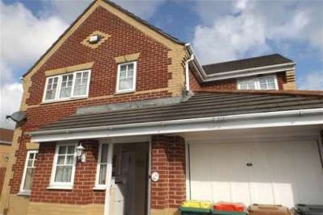  Image of 4 bedroom Detached house to rent in Oaktree Close Ingol Preston PR2 at Preston, PR2 3UZ