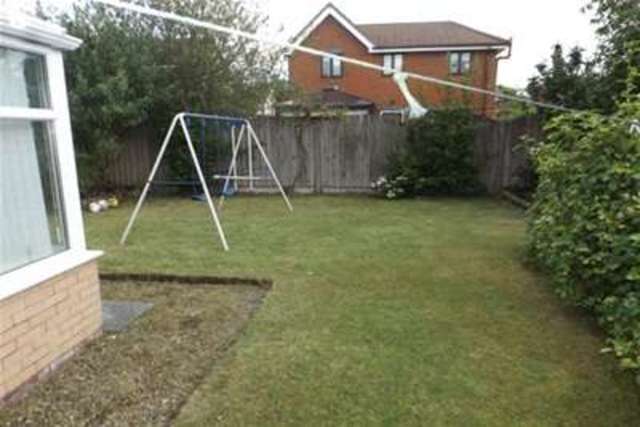  Image of 4 bedroom Detached house to rent in Oaktree Close Ingol Preston PR2 at Preston, PR2 3UZ