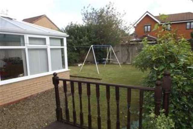  Image of 4 bedroom Detached house to rent in Oaktree Close Ingol Preston PR2 at Preston, PR2 3UZ
