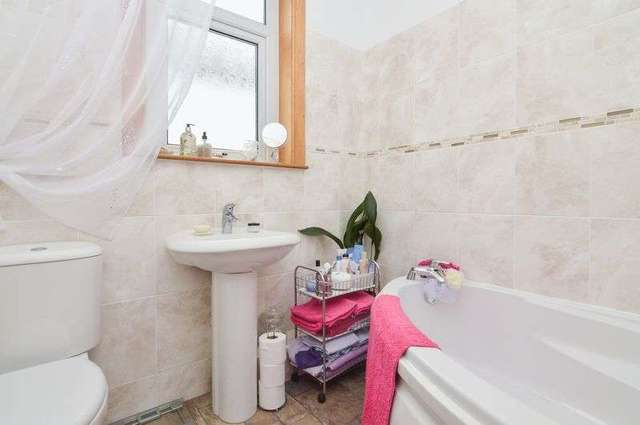  Image of 2 bedroom Detached house for sale in Hillview Drive East Craigs Edinburgh EH12 at Hillview Drive Corstorphine Edinburgh, EH12 8QW