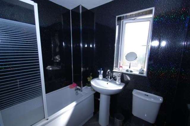  Image of 3 bedroom Semi-Detached house for sale in Glen Doll Road Neilston Glasgow G78 at 5 Glen Doll Road  Neilston, G78 3QR