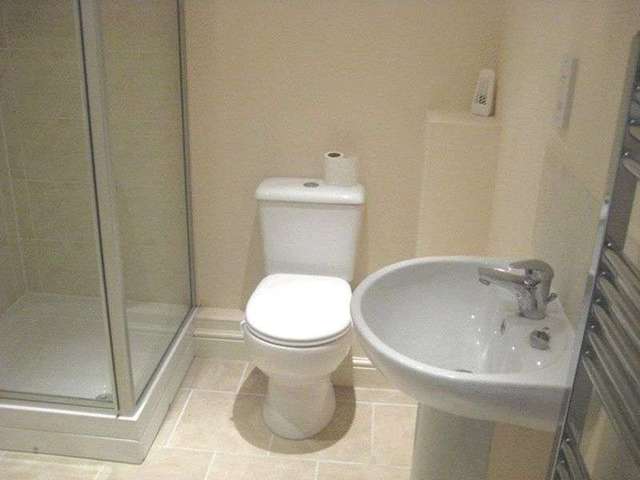  Image of Flat to rent in Furnace Hill Sheffield S3 at 69 Furnace Hill  Sheffield, S3 7AH