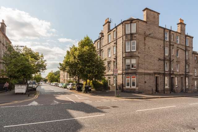  Image of 1 bedroom Flat for sale in Iona Street Edinburgh EH6 at Edinburgh, EH6 8RP