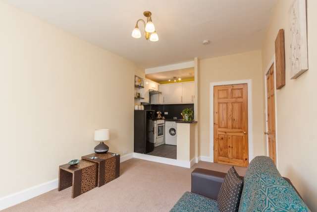  Image of 1 bedroom Flat for sale in Iona Street Edinburgh EH6 at Edinburgh, EH6 8RP