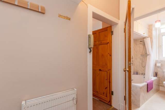  Image of 1 bedroom Flat for sale in Iona Street Edinburgh EH6 at Edinburgh, EH6 8RP