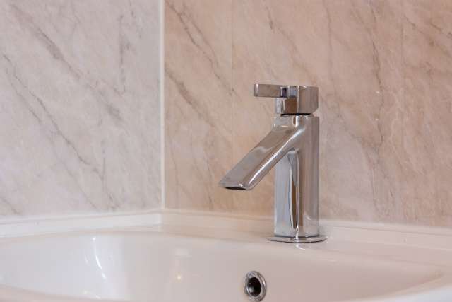  Image of 1 bedroom Flat for sale in Iona Street Edinburgh EH6 at Edinburgh, EH6 8RP