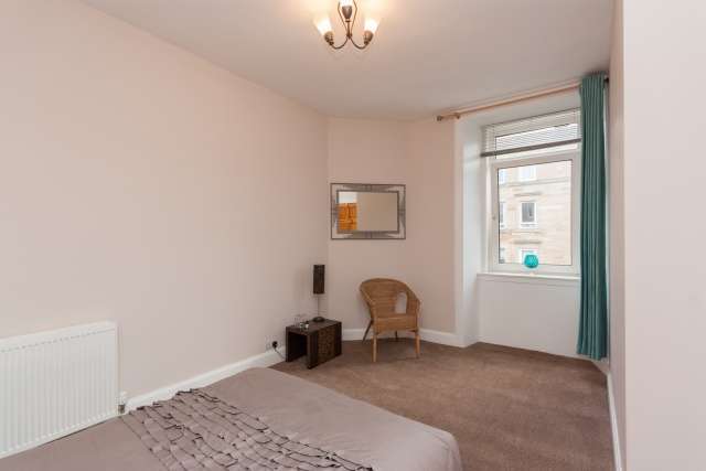  Image of 1 bedroom Flat for sale in Iona Street Edinburgh EH6 at Edinburgh, EH6 8RP