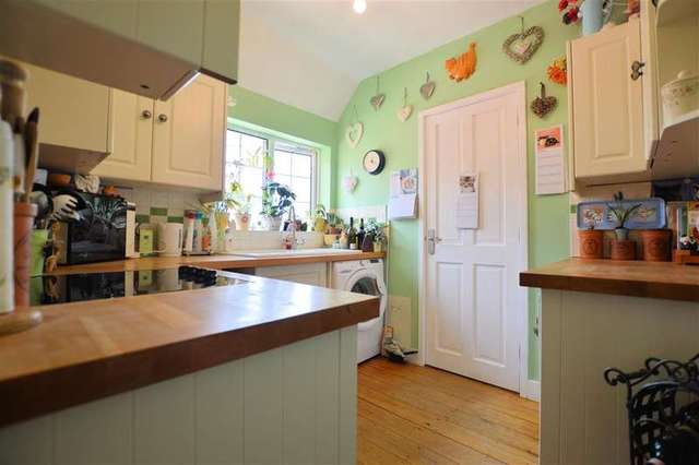  Image of 1 bedroom Flat for sale in Whitley Wood Lane Reading RG2 at Whitley Wood Lane  Reading, RG2 8PW