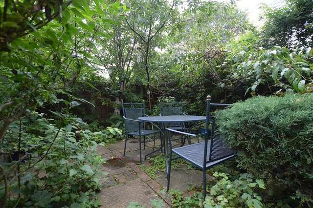  Image of 1 bedroom Flat for sale in Whitley Wood Lane Reading RG2 at Whitley Wood Lane  Reading, RG2 8PW