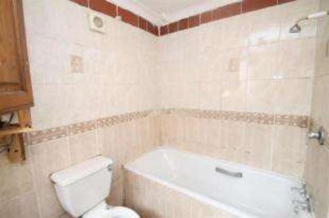  Image of 2 bedroom Maisonette for sale in Abbotts Road Aylesbury HP20 at Aylesbury Buckinghamshire Aylesbury, HP20 1HY
