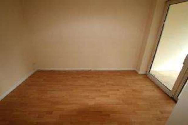  Image of 2 bedroom Maisonette for sale in Abbotts Road Aylesbury HP20 at Aylesbury Buckinghamshire Aylesbury, HP20 1HY
