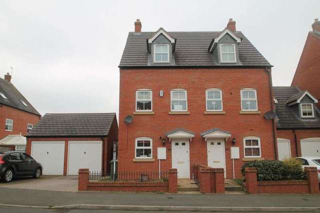  Image of 3 bedroom Semi-Detached house to rent in Alameda Gardens Wolverhampton WV6 at Alameda Gardens  Wolverhampton, WV6 9EX