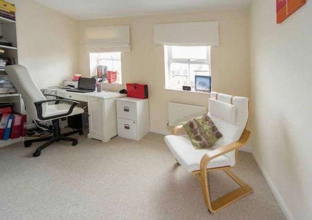  Image of 3 bedroom Semi-Detached house to rent in Alameda Gardens Wolverhampton WV6 at Alameda Gardens  Wolverhampton, WV6 9EX