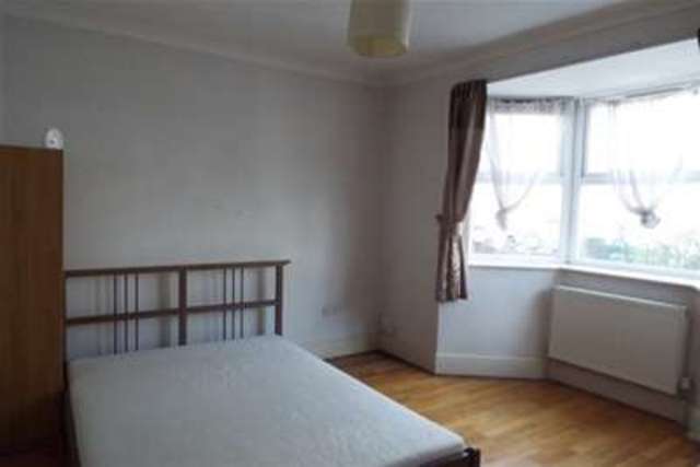  Image of 5 bedroom Detached house to rent in Albert Square London E15 at London, E15 1HH