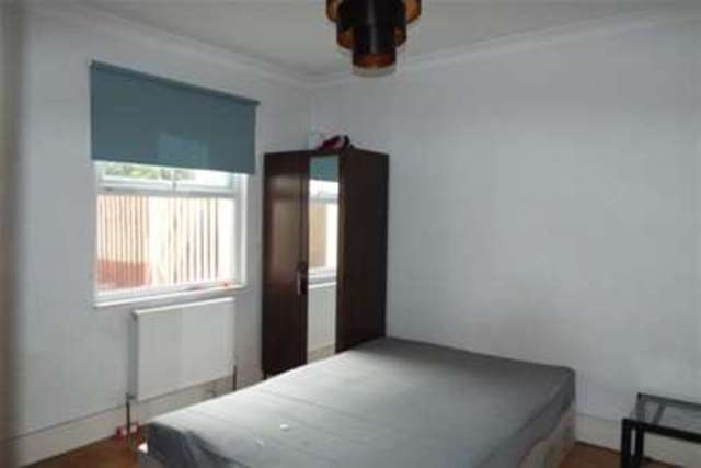  Image of 5 bedroom Detached house to rent in Albert Square London E15 at London, E15 1HH