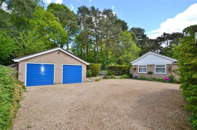  Image of 4 bedroom Detached house for sale in Daggons Road Alderholt Fordingbridge SP6 at Daggons Road Alderholt Fordingbridge, SP6 3DL