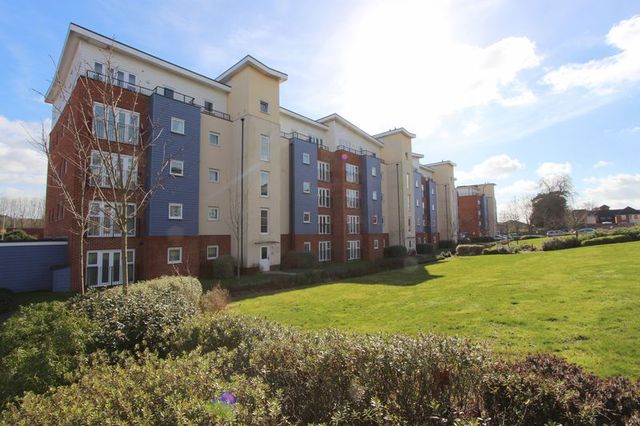  Image of 2 bedroom Flat for sale in Alexander Square Eastleigh SO50 at Alexander Square  Eastleigh, SO50 4BX
