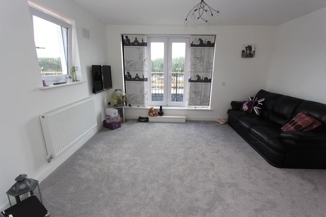  Image of 2 bedroom Flat for sale in Alexander Square Eastleigh SO50 at Alexander Square  Eastleigh, SO50 4BX