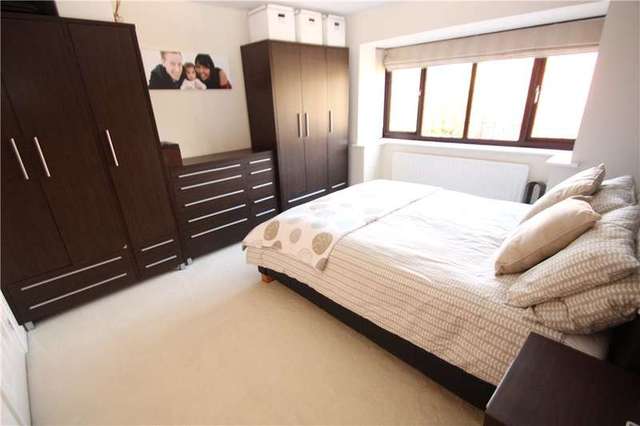  Image of 3 bedroom Detached house for sale in Alexandra Gardens Knaphill Woking GU21 at Knaphill Woking Knaphill, GU21 2DQ