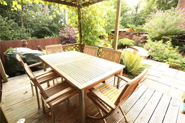  Image of 3 bedroom Detached house for sale in Alexandra Gardens Knaphill Woking GU21 at Knaphill Woking Knaphill, GU21 2DQ