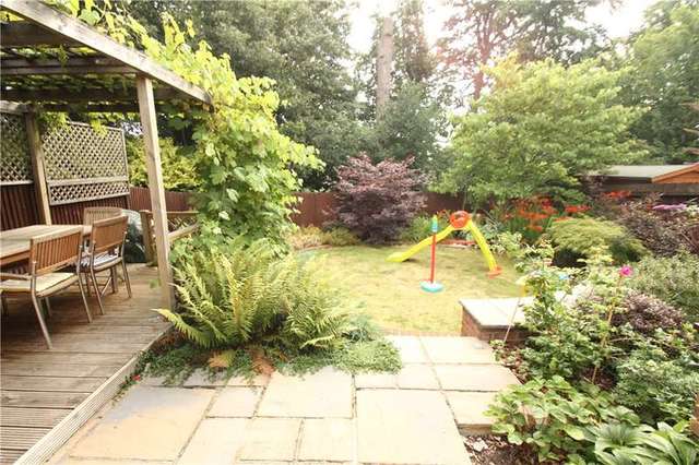  Image of 3 bedroom Detached house for sale in Alexandra Gardens Knaphill Woking GU21 at Knaphill Woking Knaphill, GU21 2DQ