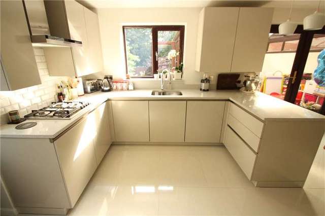  Image of 3 bedroom Detached house for sale in Alexandra Gardens Knaphill Woking GU21 at Knaphill Woking Knaphill, GU21 2DQ
