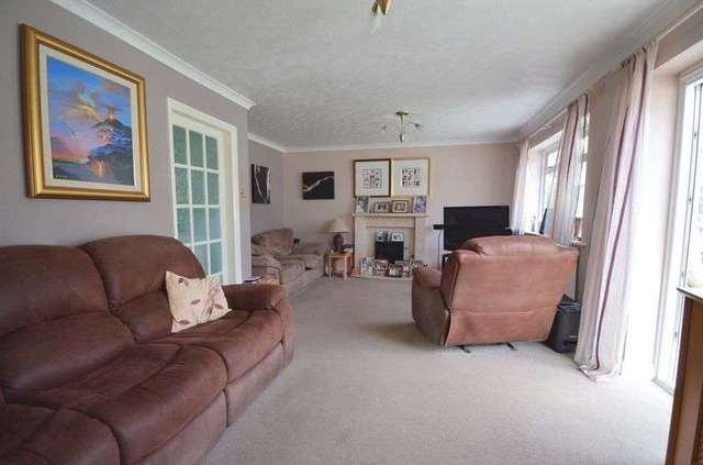  Image of 4 bedroom Detached house for sale in Alvescot Road Carterton OX18 at Alvescot Road  Carterton, OX18 3JP