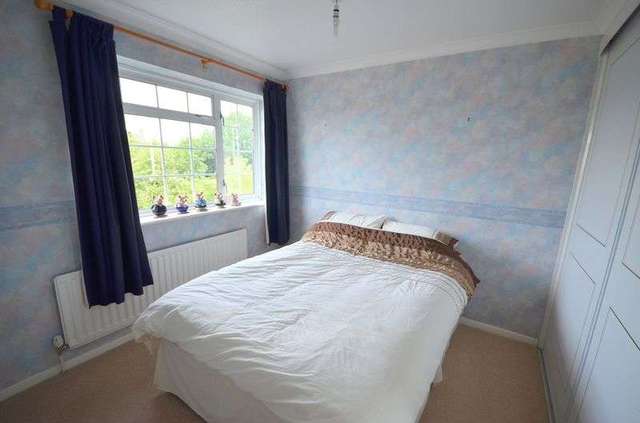 Image of 4 bedroom Detached house for sale in Alvescot Road Carterton OX18 at Alvescot Road  Carterton, OX18 3JP