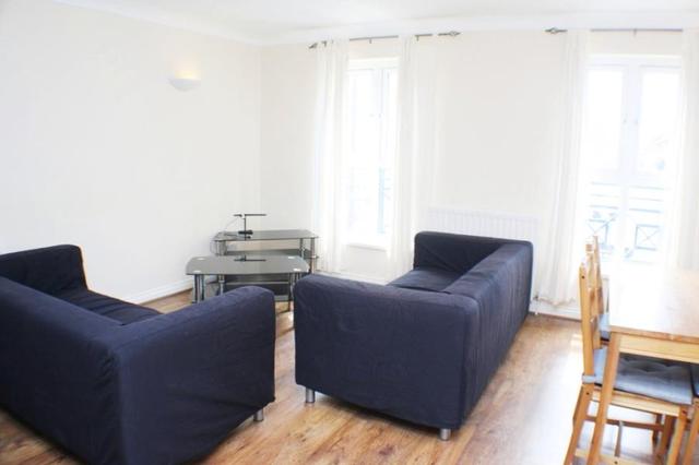  Image of 5 bedroom Detached house to rent in Ambassador Square London E14 at London, E14 9UX
