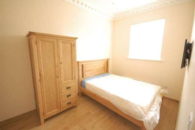  Image of 2 bedroom Flat to rent in Brownlow Road Reading RG1 at Brownlow Road  Reading, RG1 6NP