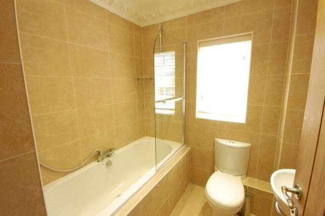  Image of 2 bedroom Flat to rent in Brownlow Road Reading RG1 at Brownlow Road  Reading, RG1 6NP