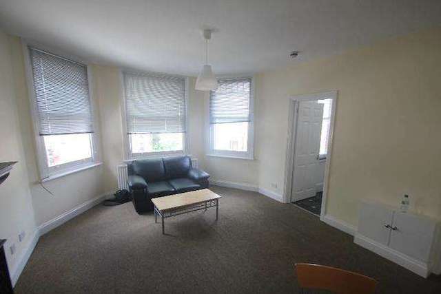  Image of 2 bedroom Flat to rent in Anson Road London NW2 at Willesden Green London Willesden Green, NW2 4AB