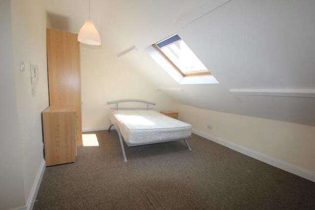  Image of 2 bedroom Flat to rent in Anson Road London NW2 at Willesden Green London Willesden Green, NW2 4AB