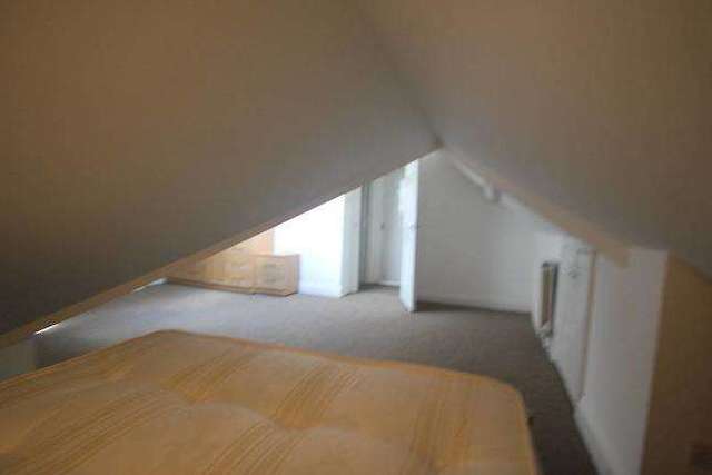  Image of 2 bedroom Flat to rent in Anson Road London NW2 at Willesden Green London Willesden Green, NW2 4AB