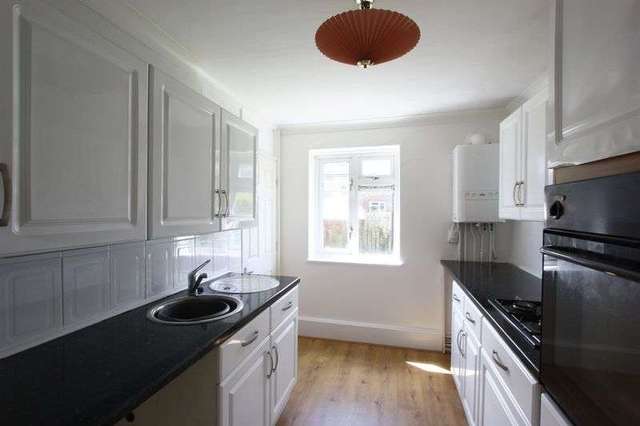  Image of 2 bedroom Flat for sale in Appleton Road Hull HU5 at Appleton Road  Hull, HU5 4PF