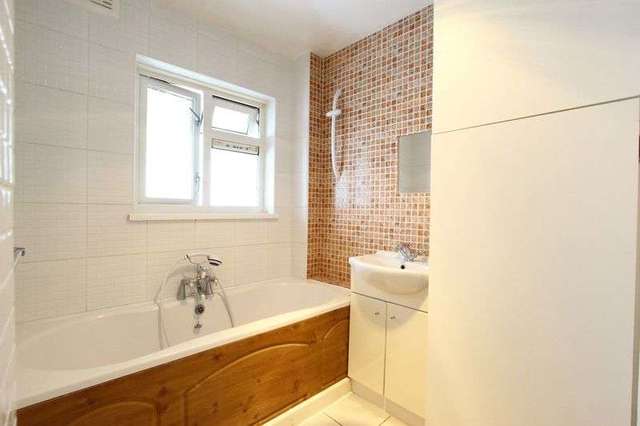  Image of 2 bedroom Flat for sale in Appleton Road Hull HU5 at Appleton Road  Hull, HU5 4PF