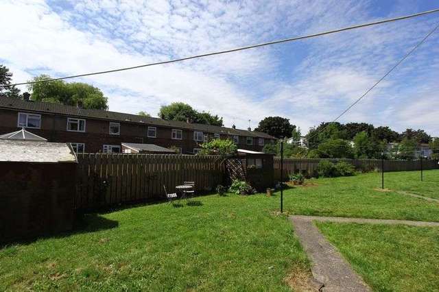  Image of 2 bedroom Flat for sale in Appleton Road Hull HU5 at Appleton Road  Hull, HU5 4PF