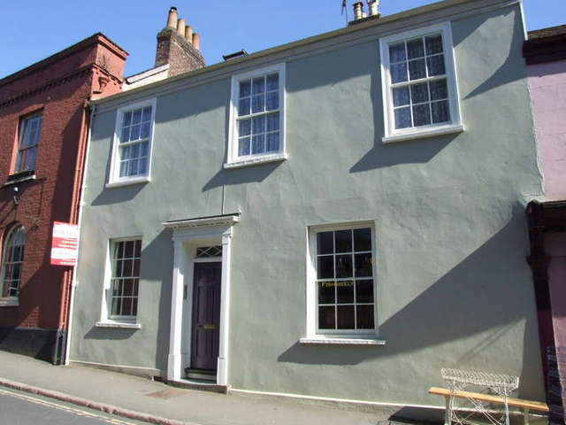  Image of 1 bedroom Ground Flat to rent in East Street Ashburton Newton Abbot TQ13 at Ashburton Newton Abbot Ashburton, TQ13 7AZ