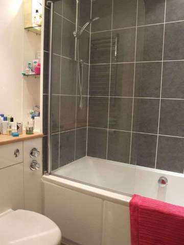  Image of 1 bedroom Ground Flat to rent in East Street Ashburton Newton Abbot TQ13 at Ashburton Newton Abbot Ashburton, TQ13 7AZ