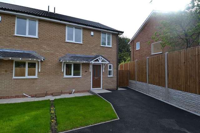  Image of 3 bedroom Semi-Detached house to rent in Ashcott Close Kings Norton Birmingham B38 at Ashcott Close Kings Norton Birmingham, B38 8YS