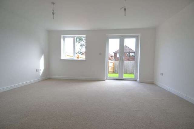  Image of 3 bedroom Semi-Detached house to rent in Ashcott Close Kings Norton Birmingham B38 at Ashcott Close Kings Norton Birmingham, B38 8YS
