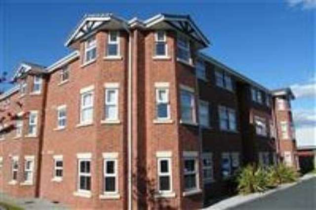  Image of 2 bedroom Flat to rent in Ashfield Gardens Warrington WA4 at Warrington, WA4 1PQ