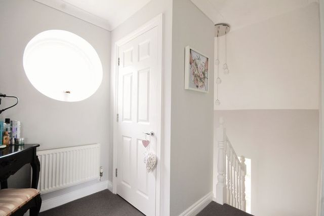 Image of 4 bedroom Detached house for sale in Mulberry Way Ashtead KT21 at Mulberry Way  Ashtead, KT21 2FE