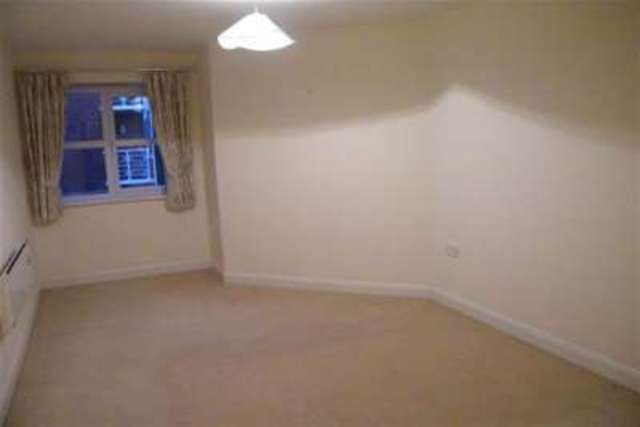  Image of 2 bedroom Flat to rent in Atherton Close Ashton-on-Ribble Preston PR2 at Preston, PR2 2AF