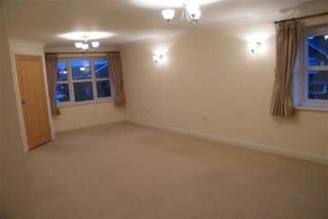  Image of 2 bedroom Flat to rent in Atherton Close Ashton-on-Ribble Preston PR2 at Preston, PR2 2AF