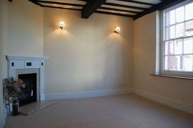 Image of 2 bedroom Detached house to rent in East Street Alresford SO24 at East Street  Alresford, SO24 9EQ